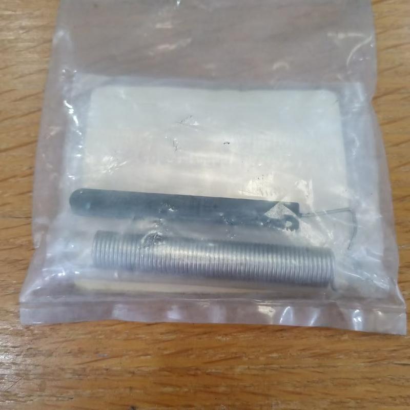 Throttle Spring Repair Kit MD617812 For Mitsubishi Montero Lancer Space Gear L200 L300 L400