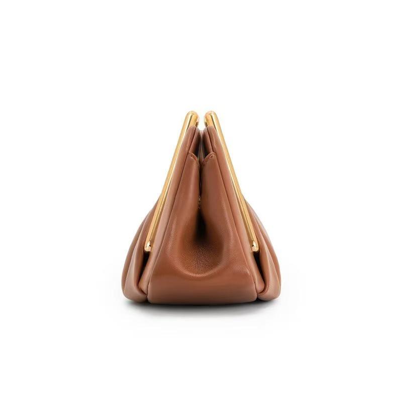 Ретро Облачная Сумка 2025: Женская вечерняя сумка-клатч с плиссировкой и дизайном, подчеркивающим форму лица