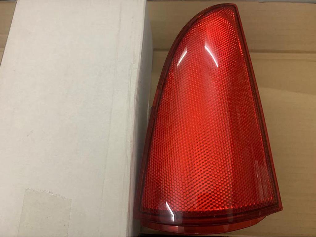 Upper Rear Taillight Triangle Decoration for Fujian Benz Viano Vito (Part 6398200564/0664)