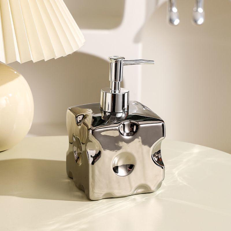 Бутылка для лосьона в европейском стиле с бантом, 600 мл, контейнер для хранения в виде кролика, бытовая бутылка с разделителем для шампуня и геля для душа, аксессуары для ванной комнаты