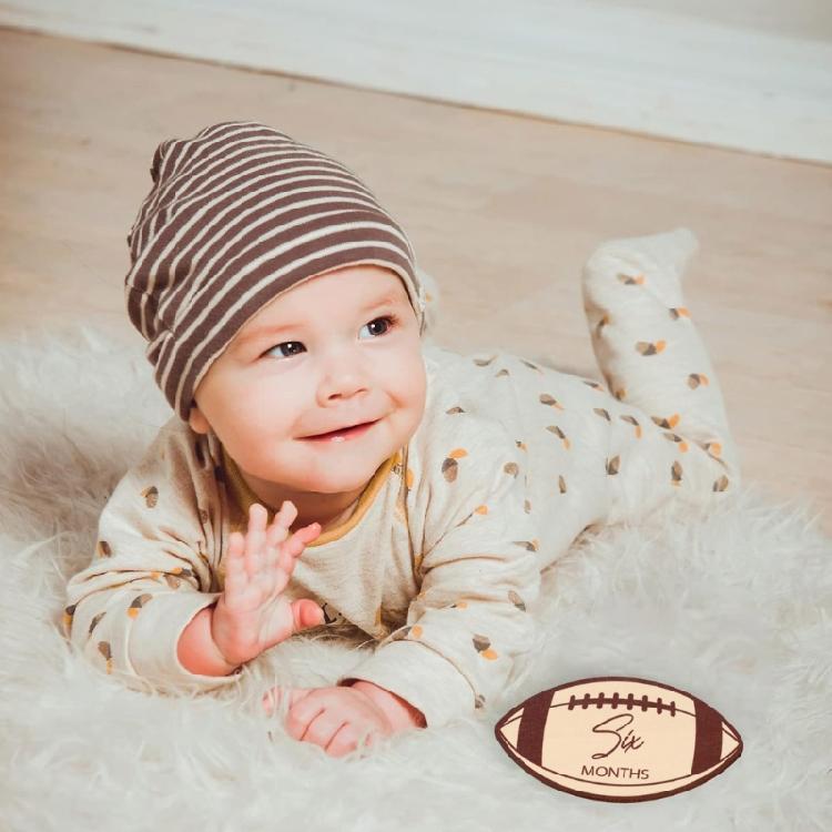 Football Theme Baby Monthly Milestones Marker Card Infant Commemorative Calendar Card Record Growth Photography Props