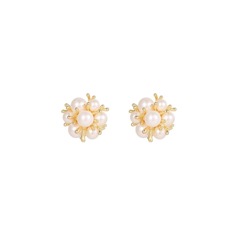 Niche Fashion Design Sense Pearl Flower Ball Stud Earrings Women'S S925 Silver Needle Temperament Sweet Versatile Earrings Wholesale