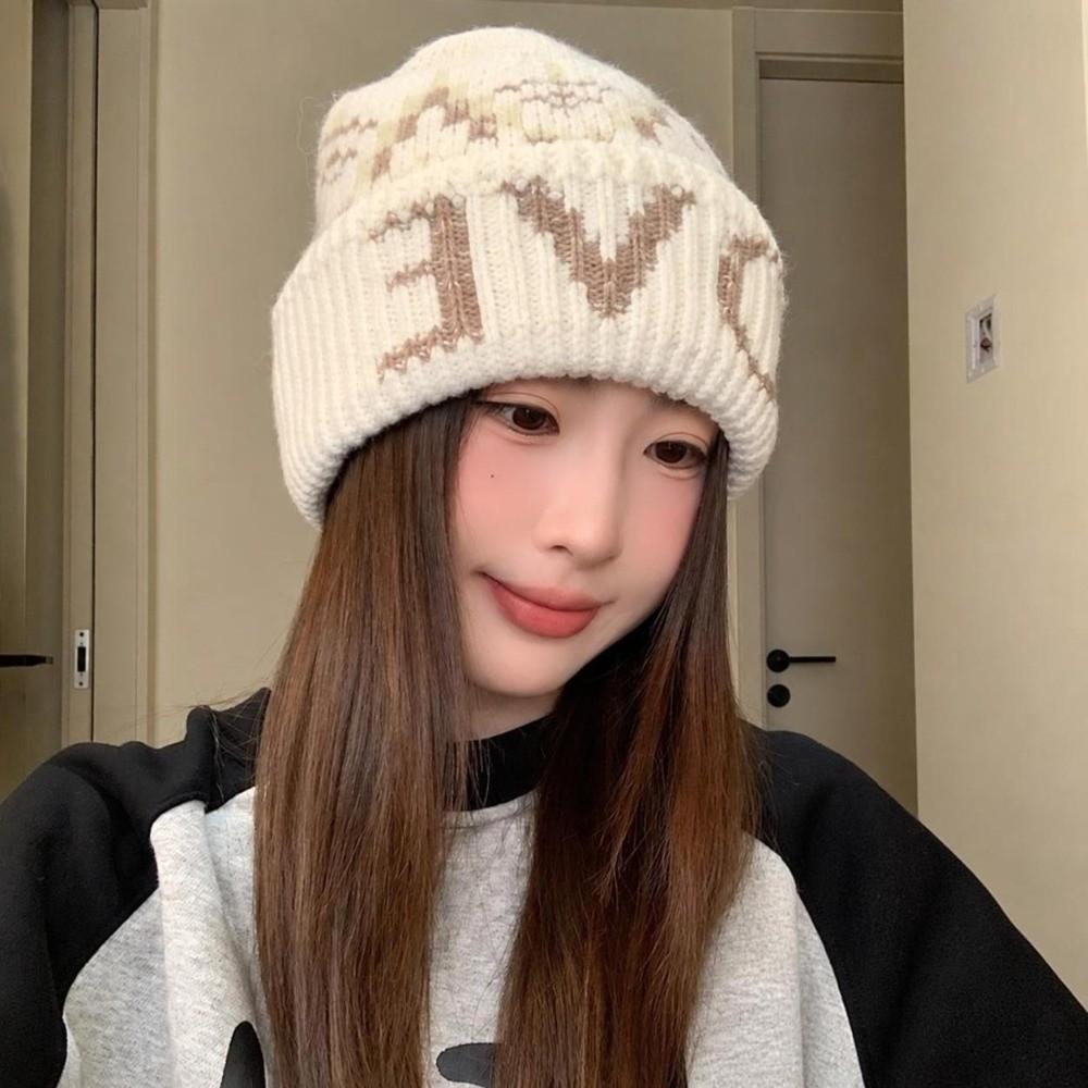 Polyester Slouchy Beanie Knitted Hat Face Slimming Warm Thick Winter Hat For Women