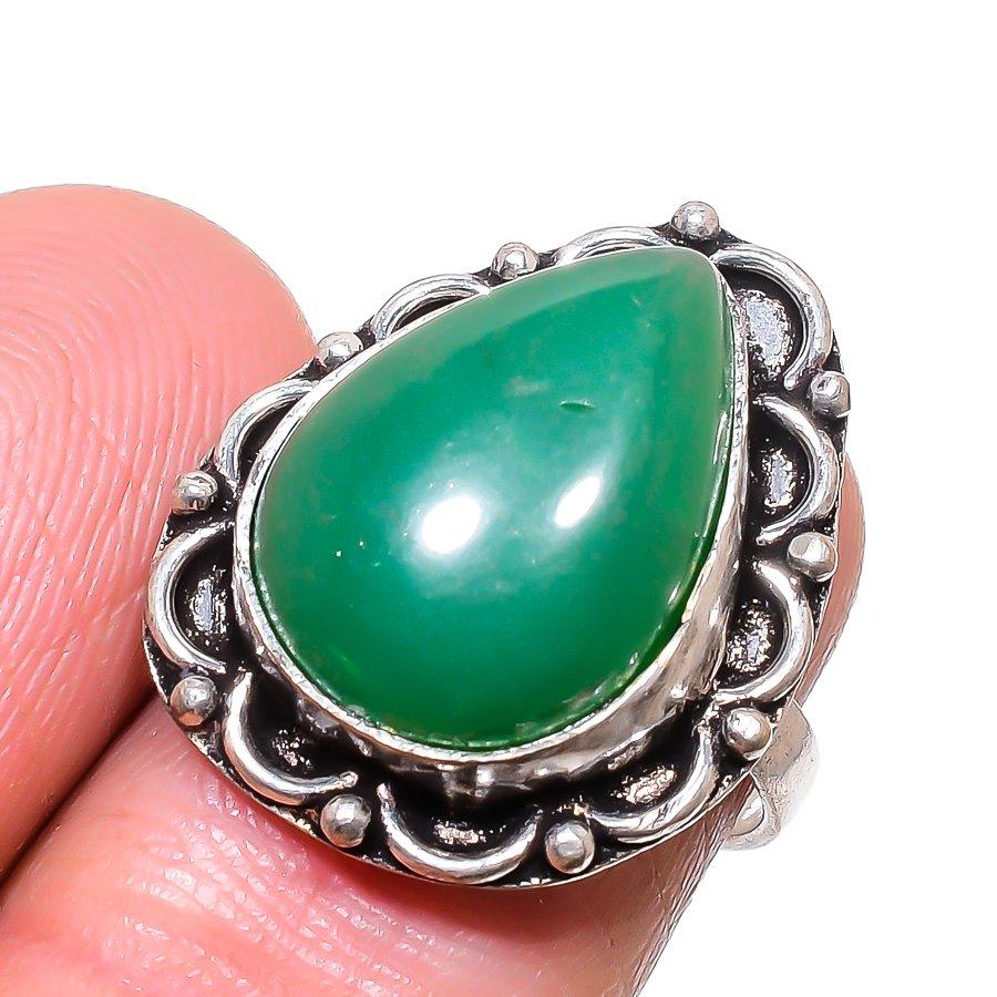 Кольцо из серебра 925 пробы с зеленым ониксом, размер 7