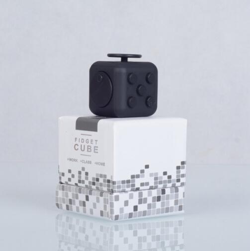 Игрушка Fidget Cube, снимающая стресс, тревогу и давление, отлично подходит для взрослых и детей [идея подарка] [расслабляющая игрушка] [средство для снятия стресса] [мягкий материал]