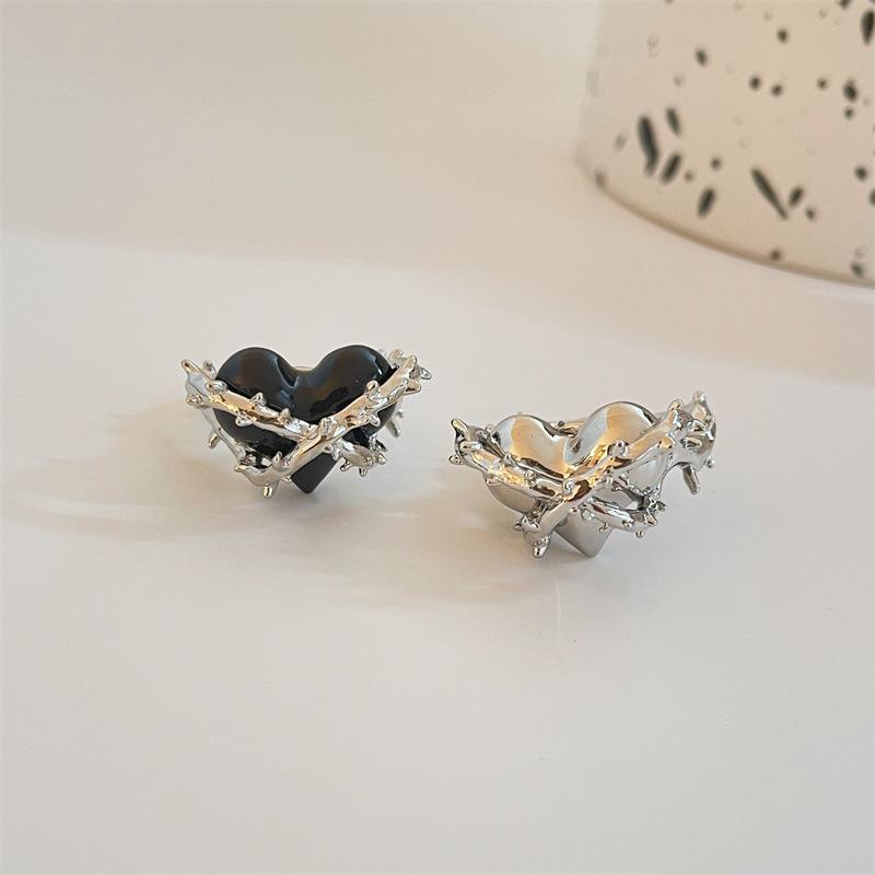 Harajuku Dark Wind Thorns Love Open Ring Trend Ins Cold Heart-shaped Ring for Women