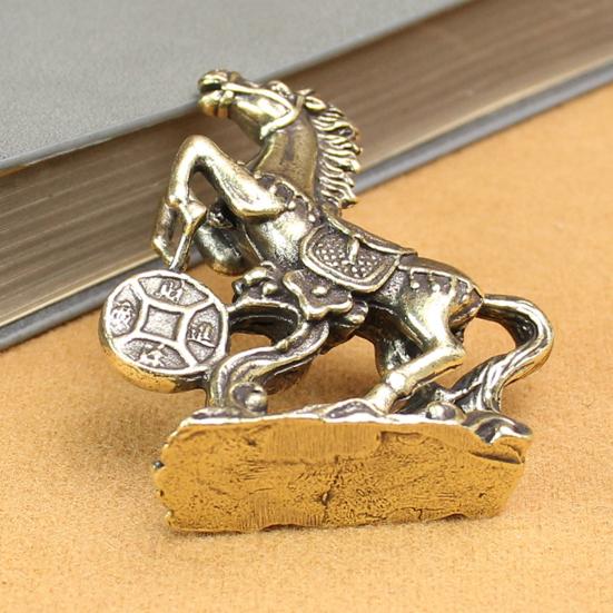 Мини Латунная Статуэтка Счастливой Лошади с Монетой Китайский Новый Год Фэн-шуй Талисман Лошади Винтажная Медная Скульптура Зодиакального Животного для Богатства Удачи