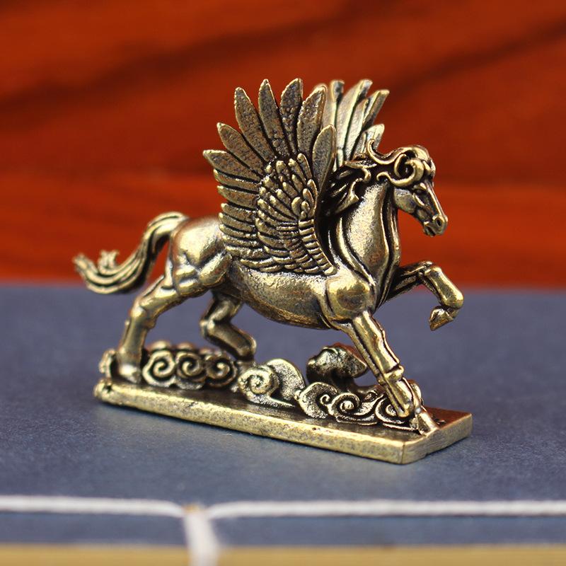 2026 Статуэтка Лошади по китайскому зодиаку Бронзовая Лошадь Настольное украшение Гостиная Чайный столик Скульптура Металлическое изделие Домашние украшения