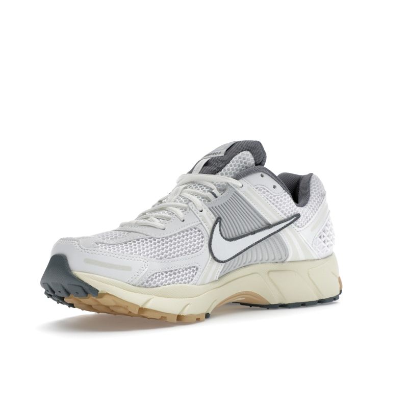 Nike Zoom Vomero 5 Женские Summit White Pure Platinum Smoke Grey FJ2028-101