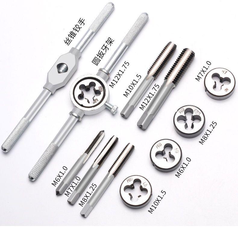 Набор ручных метчиков и плашек с метчиком для нарезания резьбы и ключом