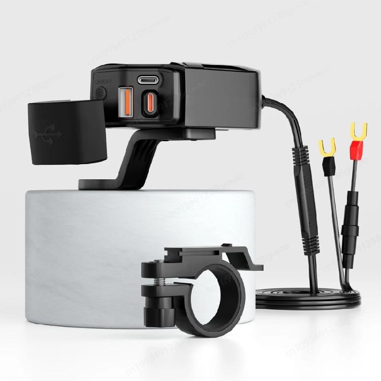 Многофункциональный адаптер питания для зарядки мотоцикла с USB A, USB C и выдвижным кабелем для зарядки нескольких устройств
