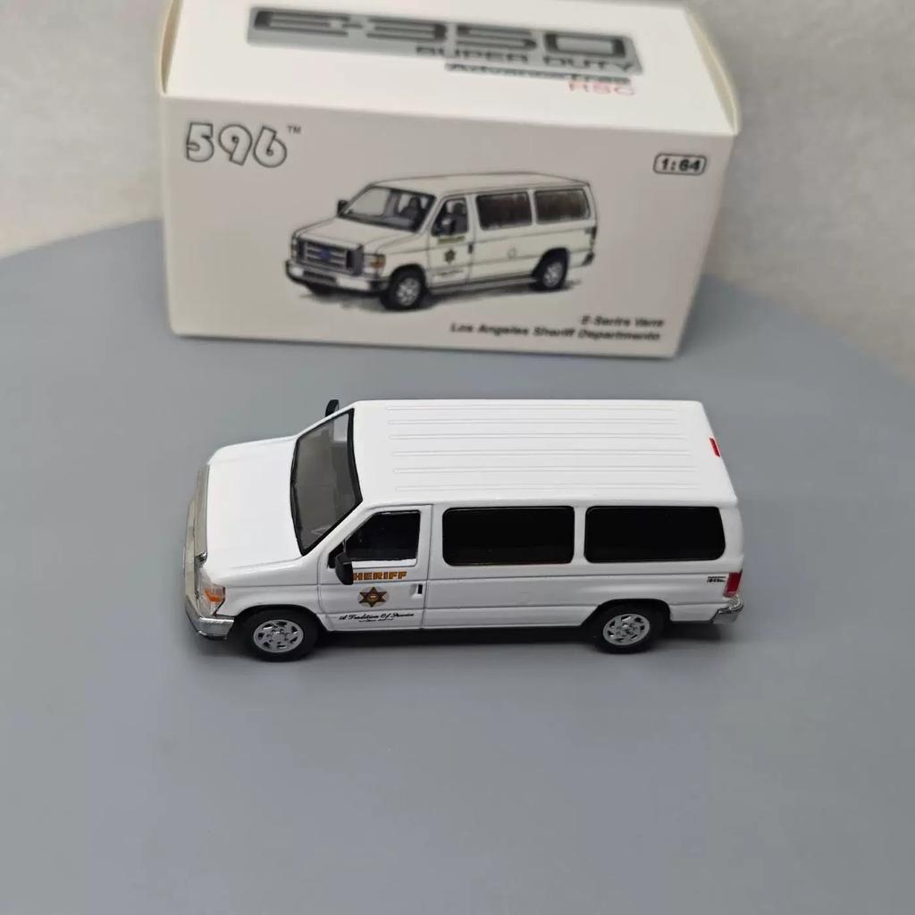 596 Модель 1:64 Пригородный H1 Экспресс-фургон Вагнер Виктория Корона Несколько моделей автомобилей из сплава