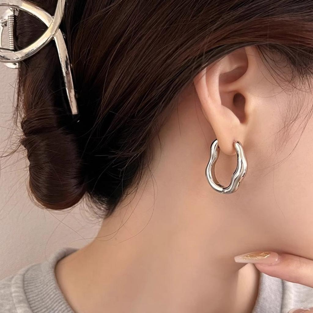Elegant Geometric Charm Ear Clips for Modern Women Fashionable U-shaped Earrings Handmade Daily Wear Accessories
