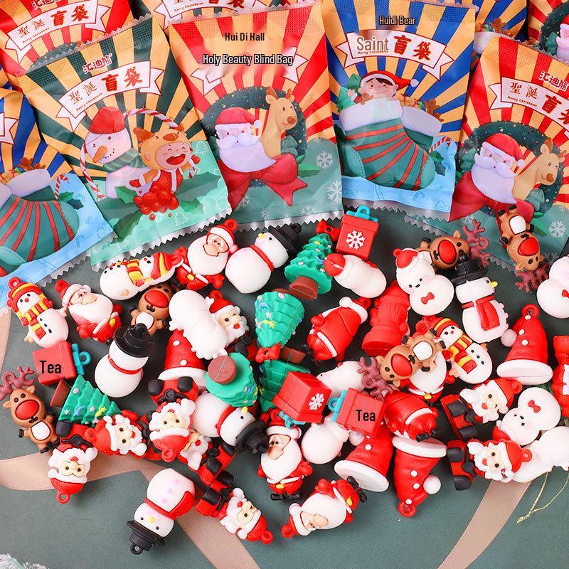 Christmas Figurine Keychain: PVC Soft Rubber Ornament for Bag Decoration & Small Gift