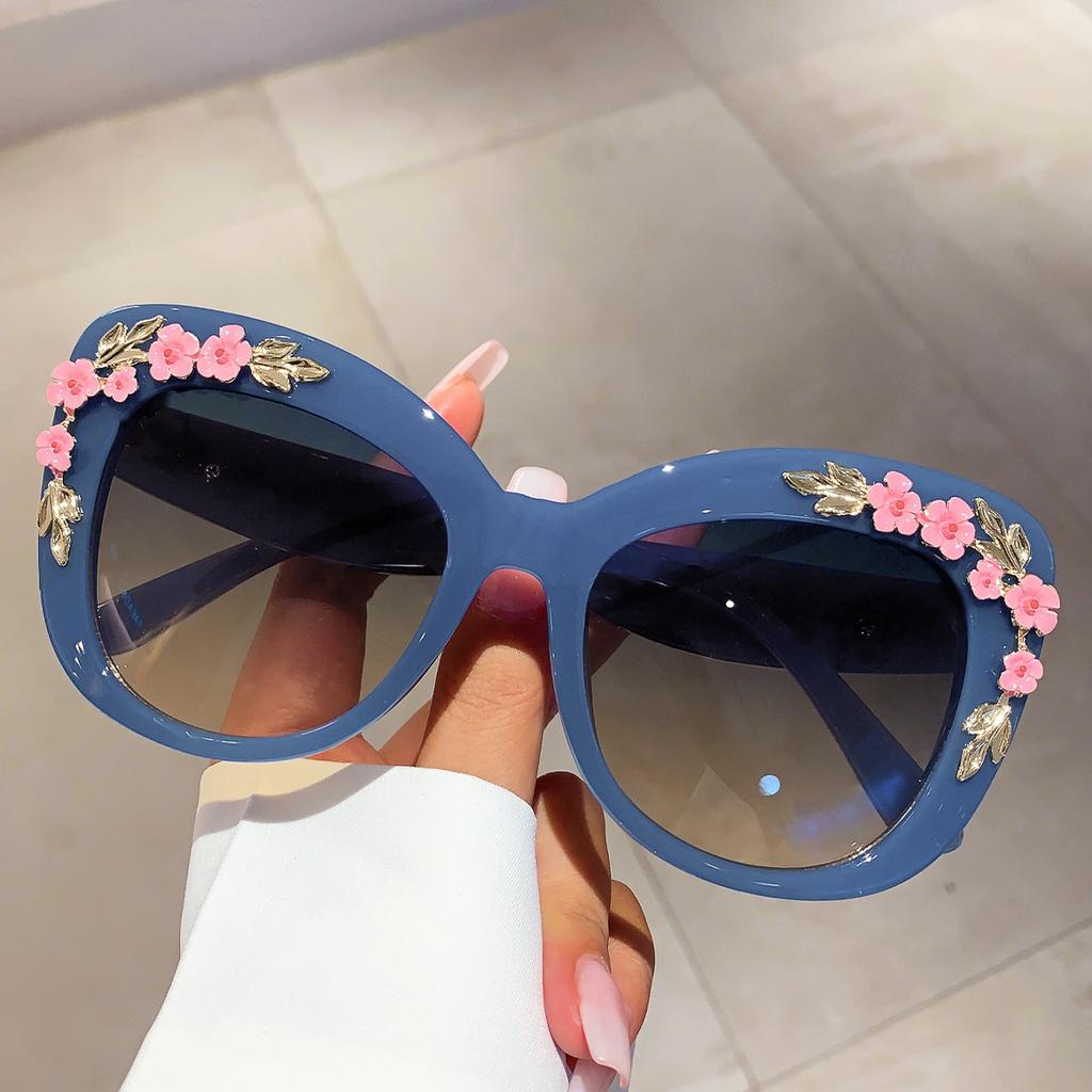 New Sunglasses Large Frame Women Cat Eye Glasses Retro Fashion Floral Sunglasses Trendy Sunscreen Sunglasses Vacation Glasses