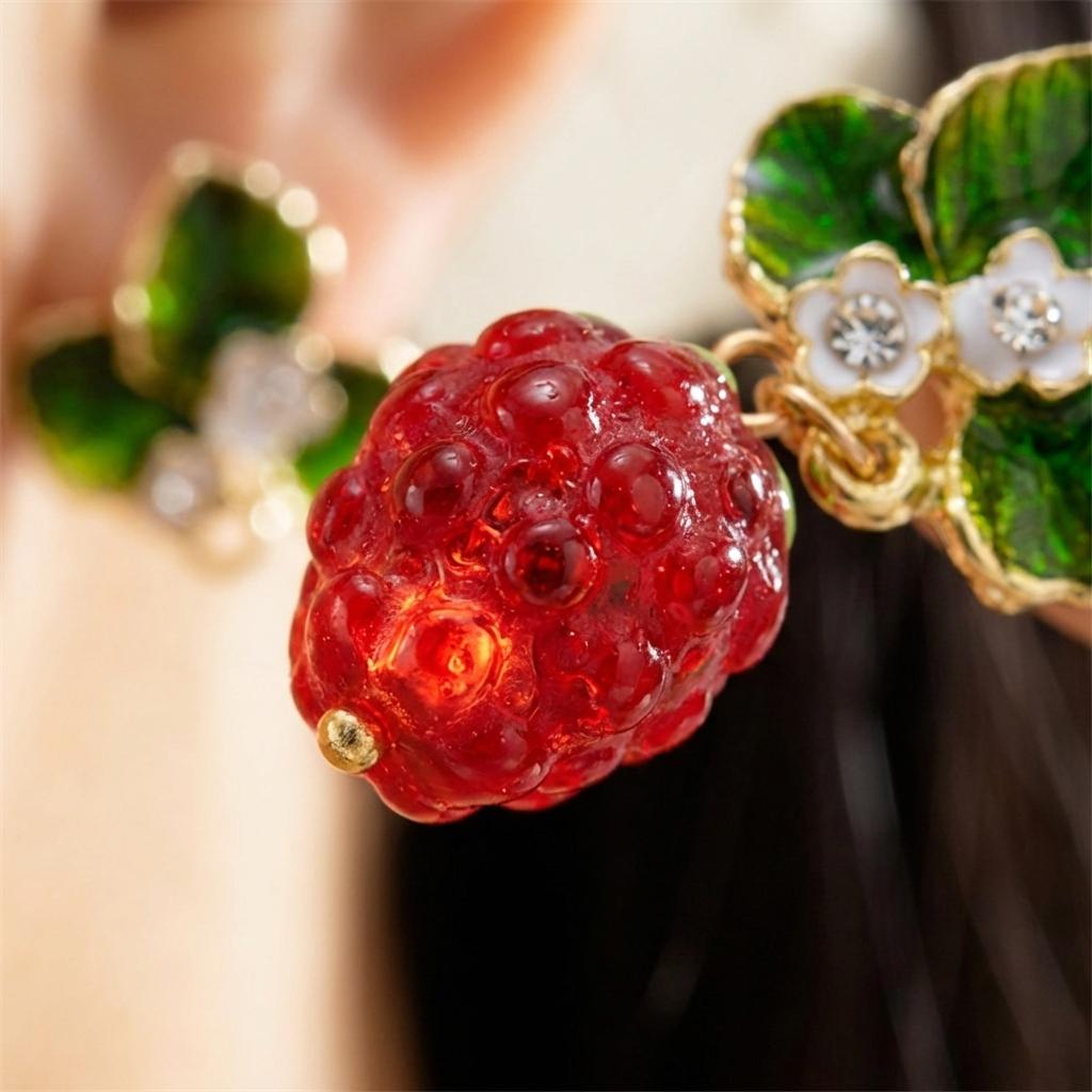 Sweet Red Resin Raspberry Drop Earrings for Women Dainty Cute Starwberry Leaf Fruit Dangle Earring Daily Wear Party Jewelry Gift