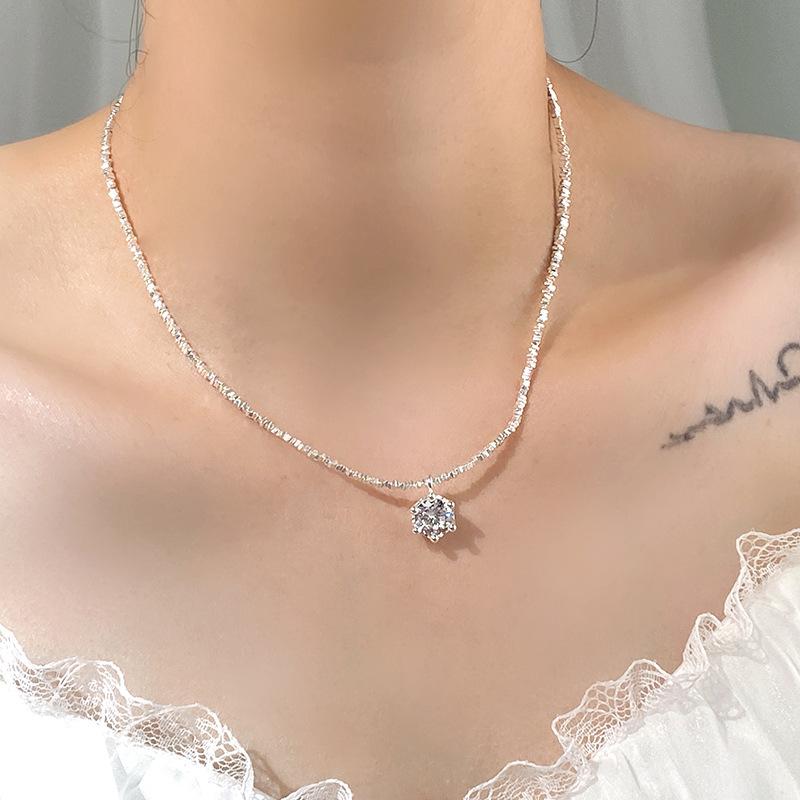 Broken Pieces, Two Grandmothers, Green Diamond College, French Retro Court Style, White Diamond Cerve Keybone Chain, Temperament