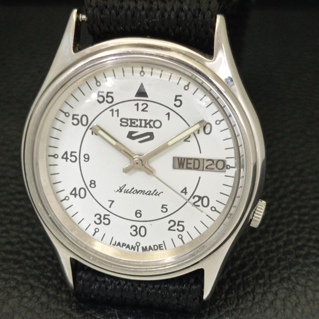 VINTAGE SEIKO 5 AUTOMATIC 7009A JAPAN MENS WHITE COLOR DIAL WATCH A701416-5 R206b-a701416