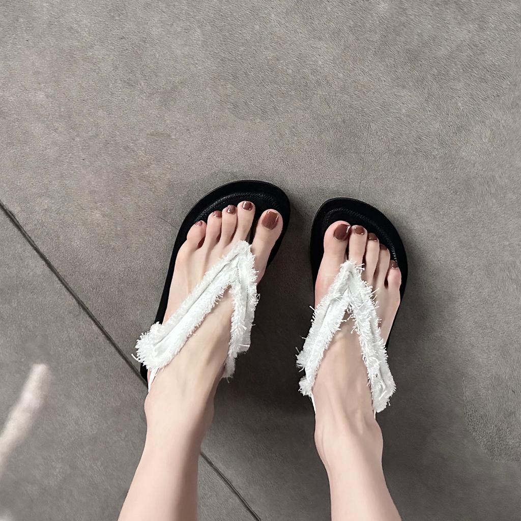 Grape Mother Has the Same Fashionable Silk Rough Edge Flat Bottom Toe Sandals for Women's Summer Minimalist Style Casual Versatile Soft-soled Sandals