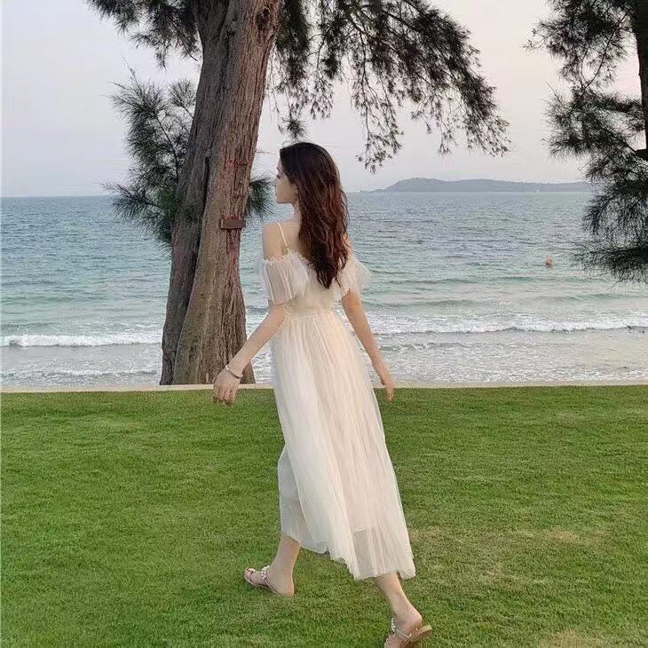 Нежное платье средней длины на подтяжках Платье феи Модное платье на подтяжках