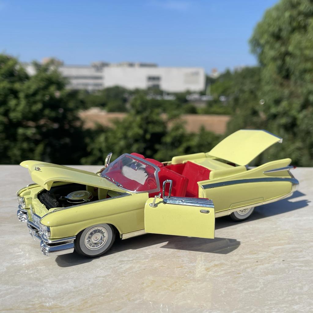 Литье под давлением 1:Масштаб 32 Американский Эмоциональный Автомобиль Cadillac Классический Автомобиль Модель Автомобиля из Сплава Коллекционная Игрушка Подарок Сувенир Декорация для Витрины