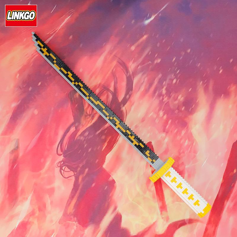 Меч из строительных блоков