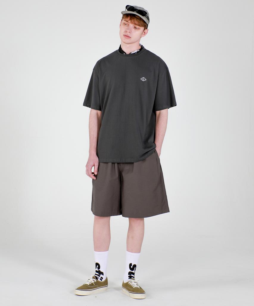 ESN Nylon Single-Pleat Wide Shorts Charcoal