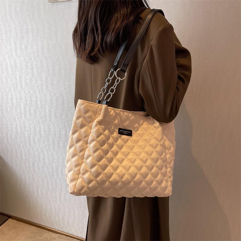 Women's Large Capacity Shoulder Bag Quilted Tote Bag Fashion All-match Commuter Bag