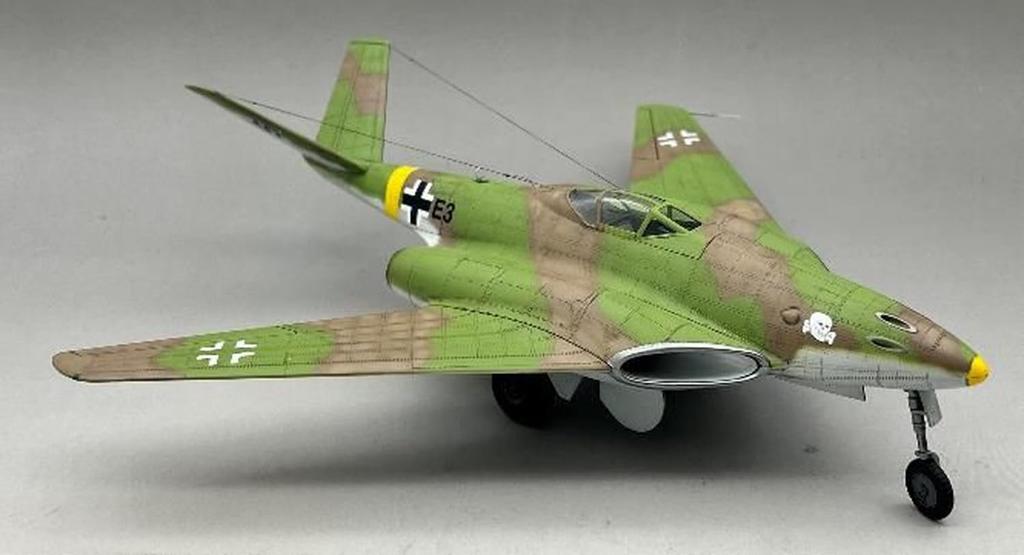 Amusing Hobby Germany Me262 HG3 tail plastic model AMH48A004 1/48 V-shaped