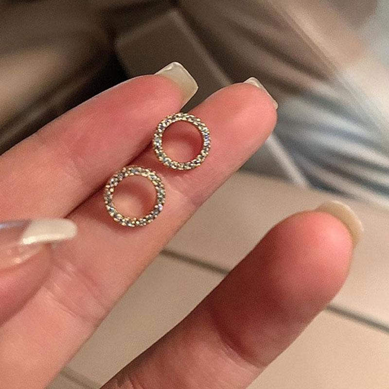 Korean Fashion Versatile Dazzling Circle Stud Earrings with Crystal Cubic Zirconia Minimalist Earrings for Teens Women's Zircon