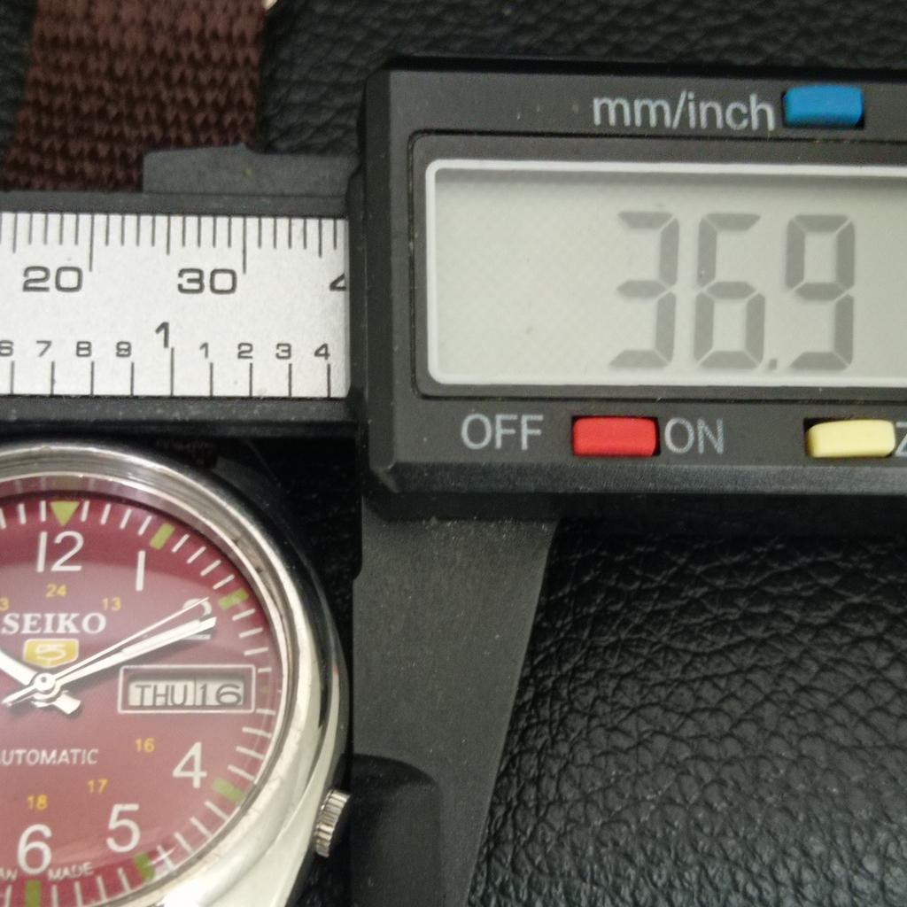 ВИНТАЖНЫЕ АВТОМАТИЧЕСКИЕ ЧАСЫ SEIKO 5 7006A ЯПОНИЯ МУЖСКИЕ С БОРДОВЫМ ЦИФЕРБЛАТОМ a708518-1