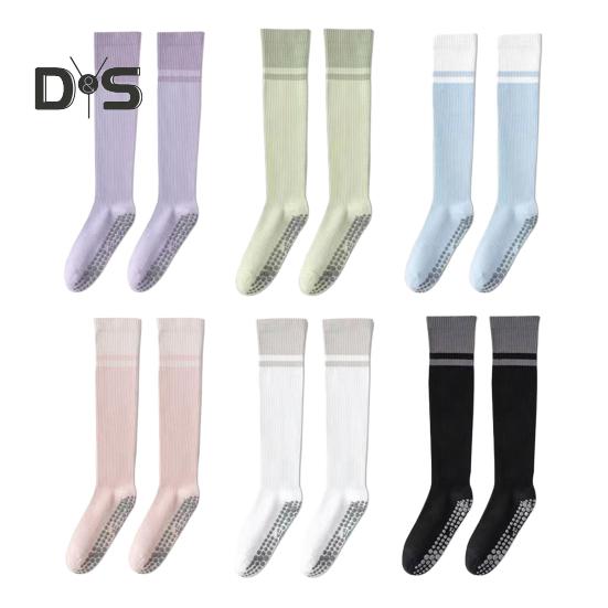 1 Pair Women Sport Stockings Elastic Cycling Knee Socks Anti-slip Arch Support Silicone Bottom Contrast Color Stockings for Yoga Pilates Dance