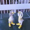 Статуэтка утки с руками в форме сердца Милая делающая жест сердцем Фигурка утки Смола Милое животное Декор Сладкий подарок для влюбленных друзей Декор для дома