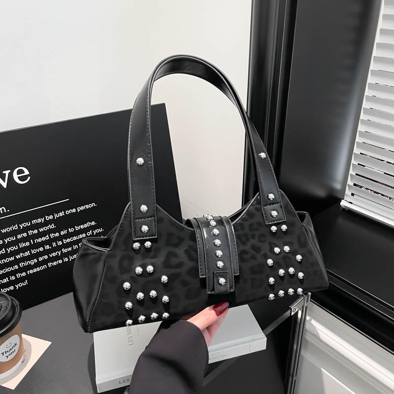Underarm Bag PU Leather Studded Shoulder Bag for Women Rivet Punk Clutch Purse for Work Travel Shopping Trendy Hobo Purse
