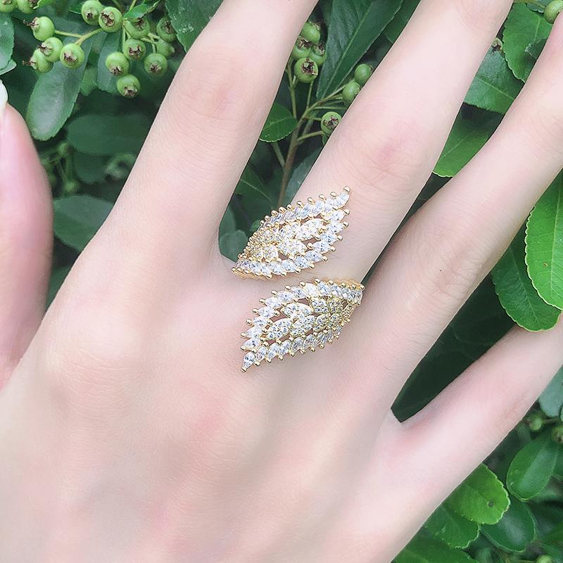 Luxury Angel Wings Ring For Women Popular Full Mirco Paved Natural Zircon Ring Vintage Wedding Party Fashion Gold Jewelry