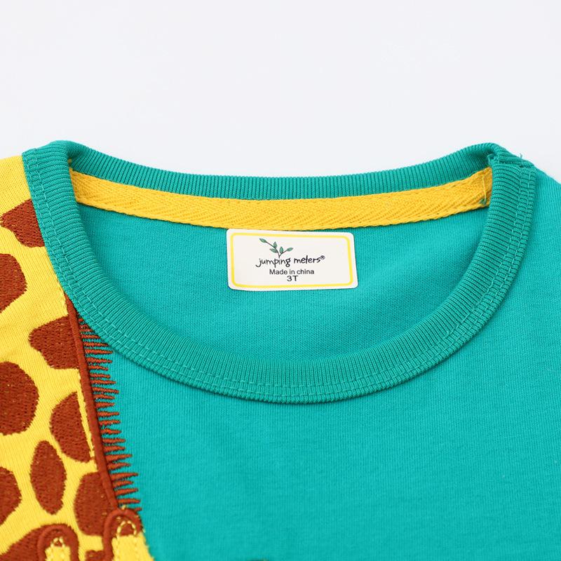 Летнее платье для девочек с коротким рукавом А-силуэта с вышивкой жирафа на длинной шее