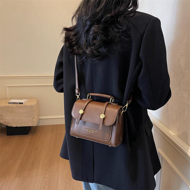 Small Bag Women's Spring and Summer New Fashion Shoulder Messenger Bag Portable Small Square Bag