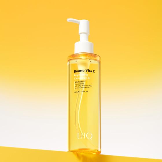 UIQ Biome Vita C Осветляющее очищающее масло 200 мл