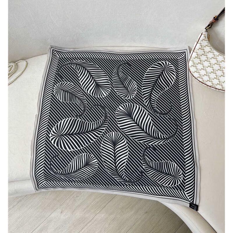 NINA SOLOR Double-Sided Silk Scarf