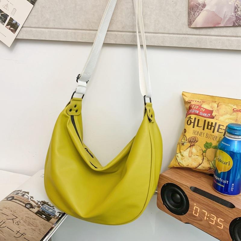 Casual Women's Bags Korean Version Fashionable Large-capacity Messenger Bags Women's Simple Casual Commuting Single Shoulder Women's Niche Autumn Bags