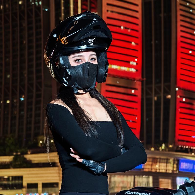 Motorcycle Helmet Winter Full Helmet Double Lens Anti-fog Locomotive Helmet