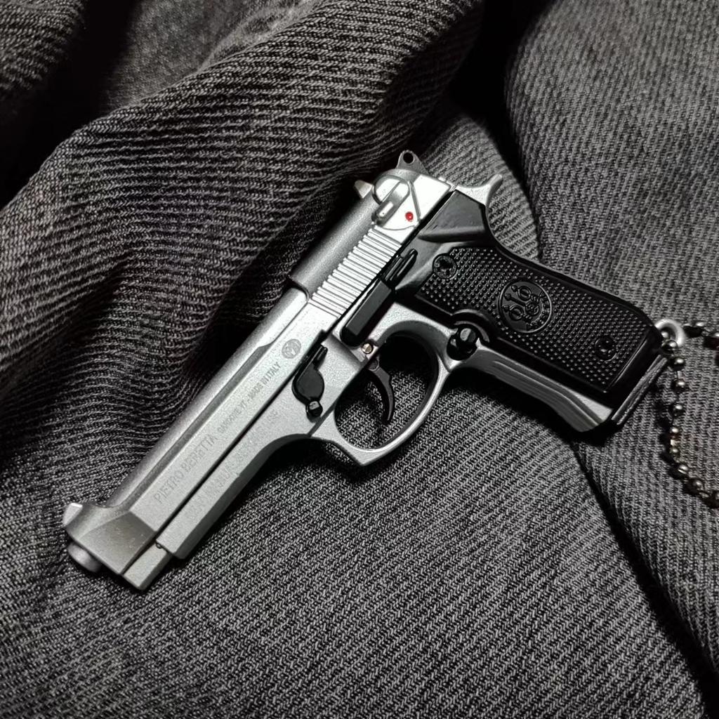 Alloy 1:3 Scale 92F Pistol Keychain Mini M9a3 Toy Gun Weapon Model Metal Keychain For Adult Kids Christmas Gift