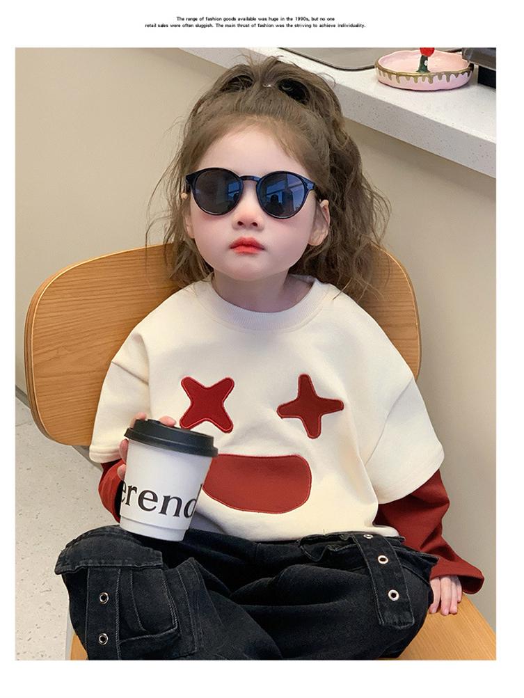 Стильный свитшот «двойка» для девочек на весну и осень 2025 года