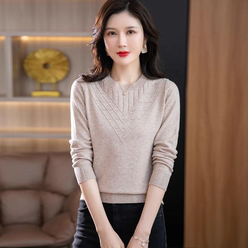 Women's Knitted Sweater Top with Autumn and Winter Long SleevesLoose Oversized Slimming Sweater with Low Round Neck