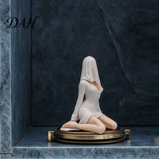 Halloween Ghost Girl Figurine Faceless Figurines, Spooky Lady Car Dashboard Cute Gift Ornament, Gothic Desktop Statue Decor for Home Office Decoration