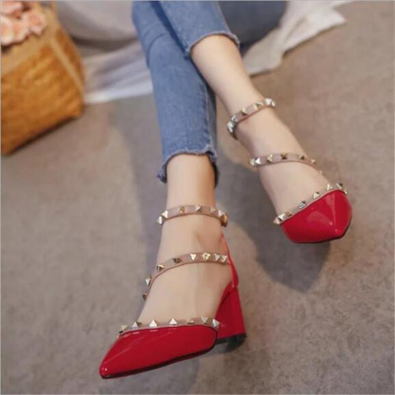 Новые сексуальные элегантные женские сандалии Baotou, корейская мода, заклепки, острые высокие каблуки, сексуальные женские туфли с неглубоким ртом