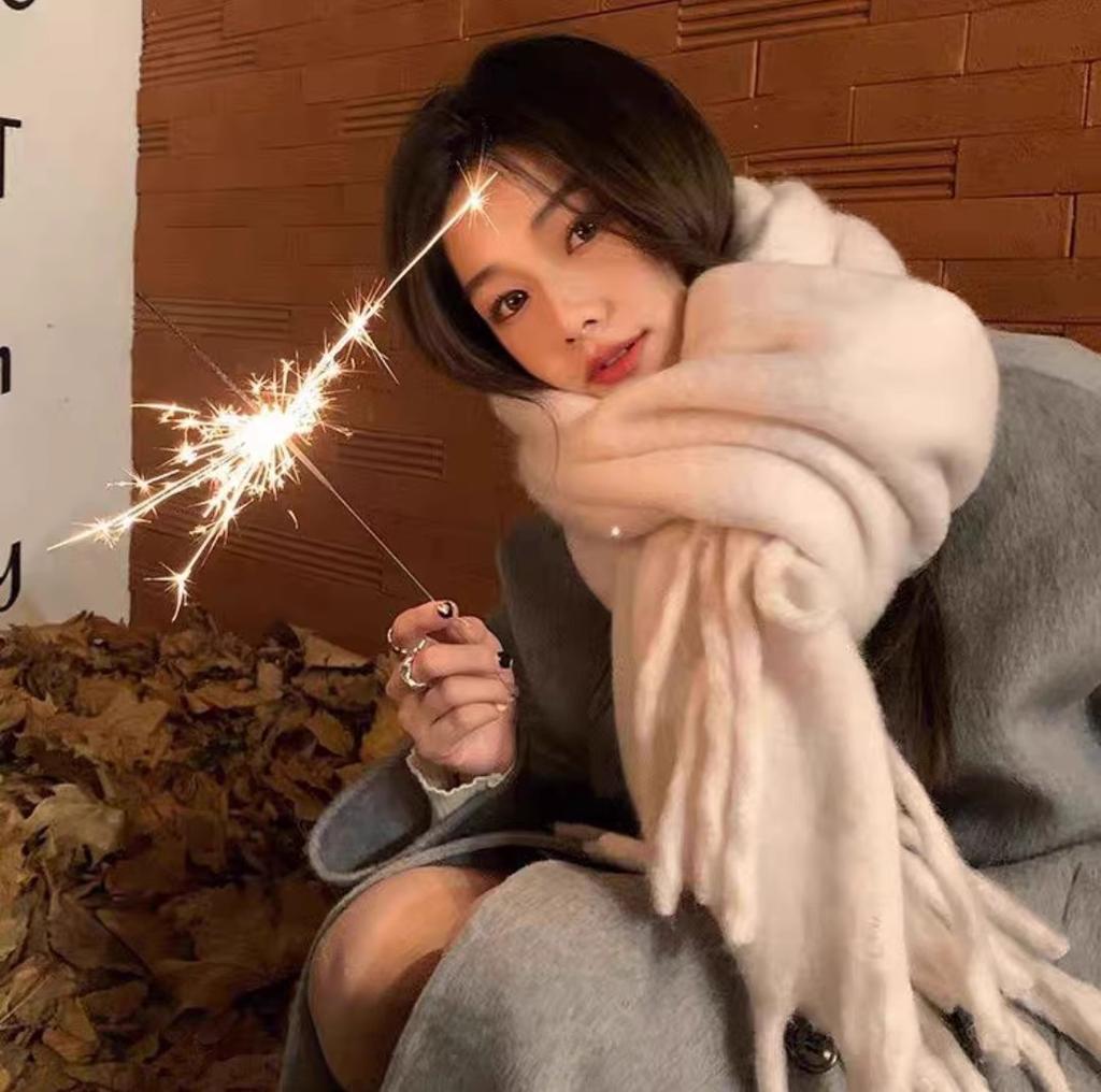 New Solid Color Thickened Warm Scarf Women's Winter High Sense White Versatile Lazy Fringed Shawl Scarf