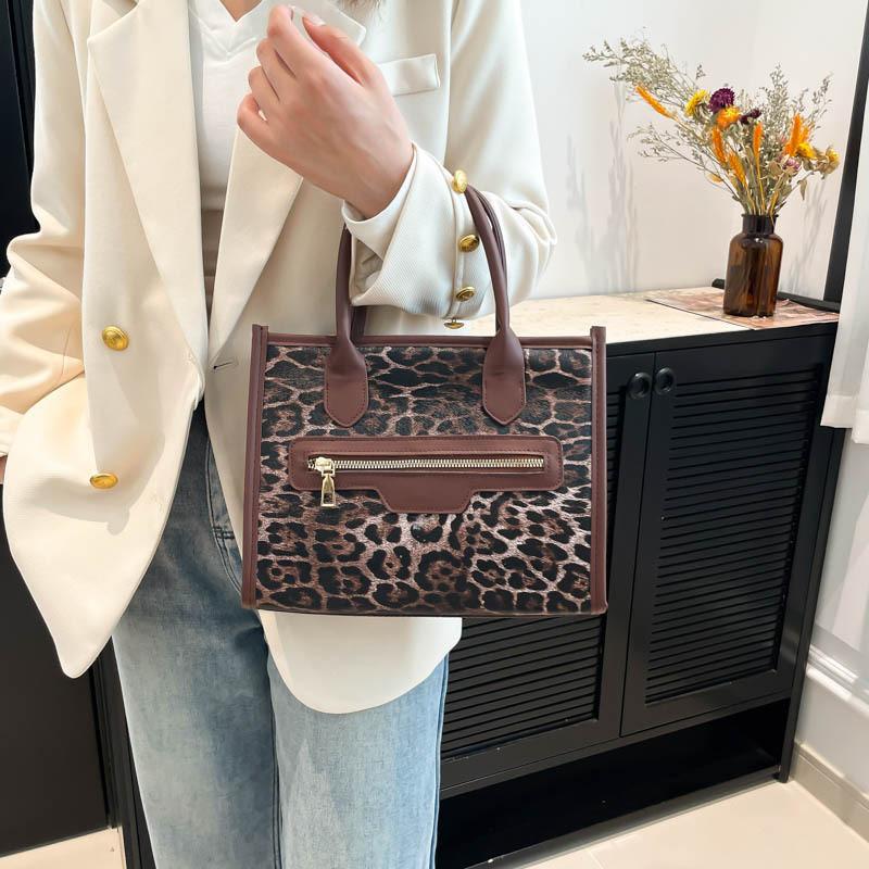 Stylish And Spacious Pu Leopard Print Crossbody Bag For Women Perfect For Outfits Casual