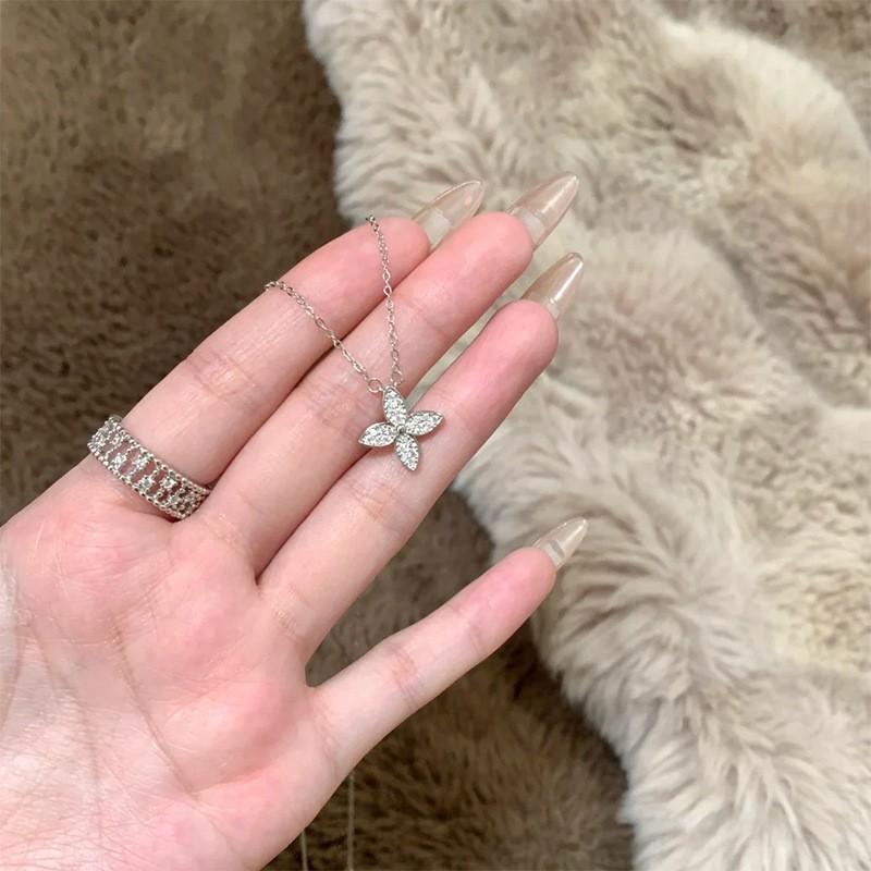 Luxury Light Clover Necklace Women Dainty Choker With Shiny Zircon Fashion Minimalist Jewelry