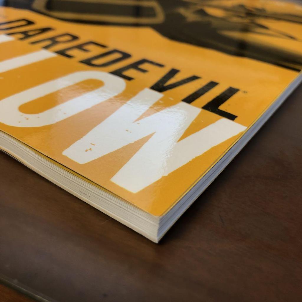 [USED] Daredevil Yellow Jeph Loeb Tim Sale (English book)